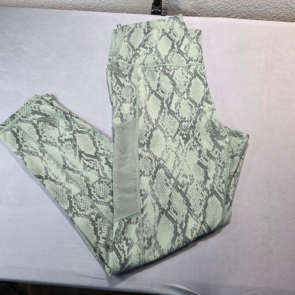 Fabletics XL Sage Green Snakeskin High Waisted Mesh Pocket Leggings